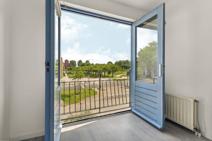 Photo 25 of Mahoniestraat 1