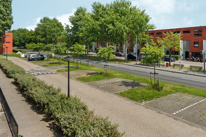 Photo 26 of Mahoniestraat 1