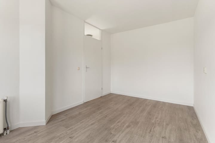 Photo 27 of Mahoniestraat 1