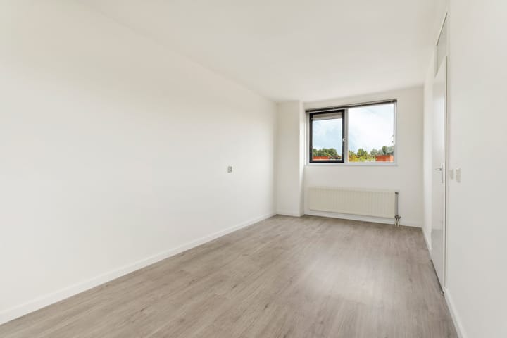 Photo 33 of Mahoniestraat 1