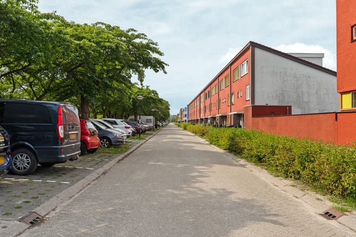 Photo 42 of Mahoniestraat 1