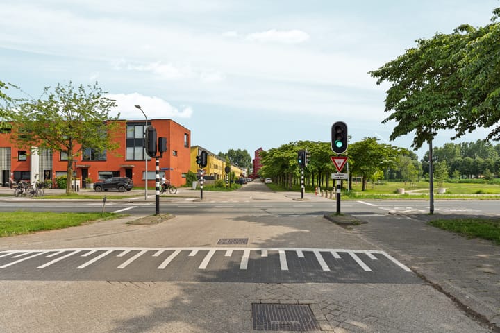 Photo 45 of Mahoniestraat 1