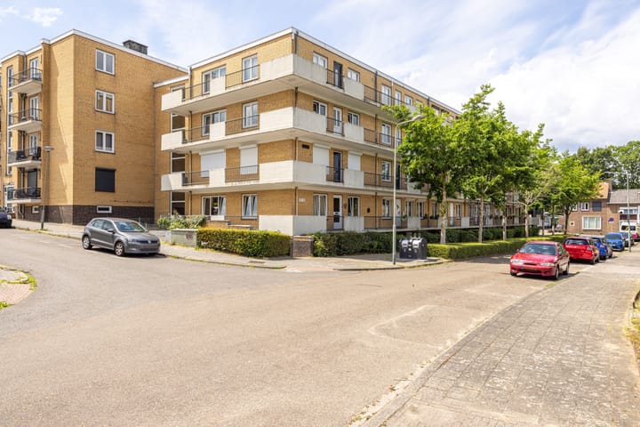 Photo 1 of Irenestraat 66