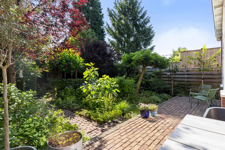 Foto 18 van Staringlaan 1