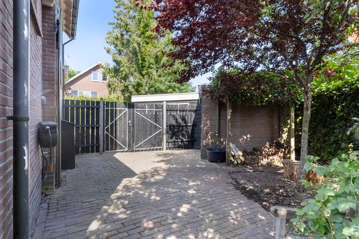 Foto 33 van Staringlaan 1