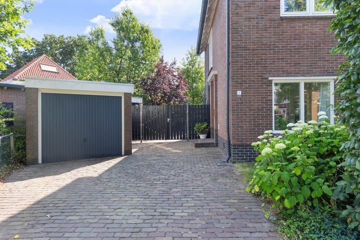 Foto 35 van Staringlaan 1