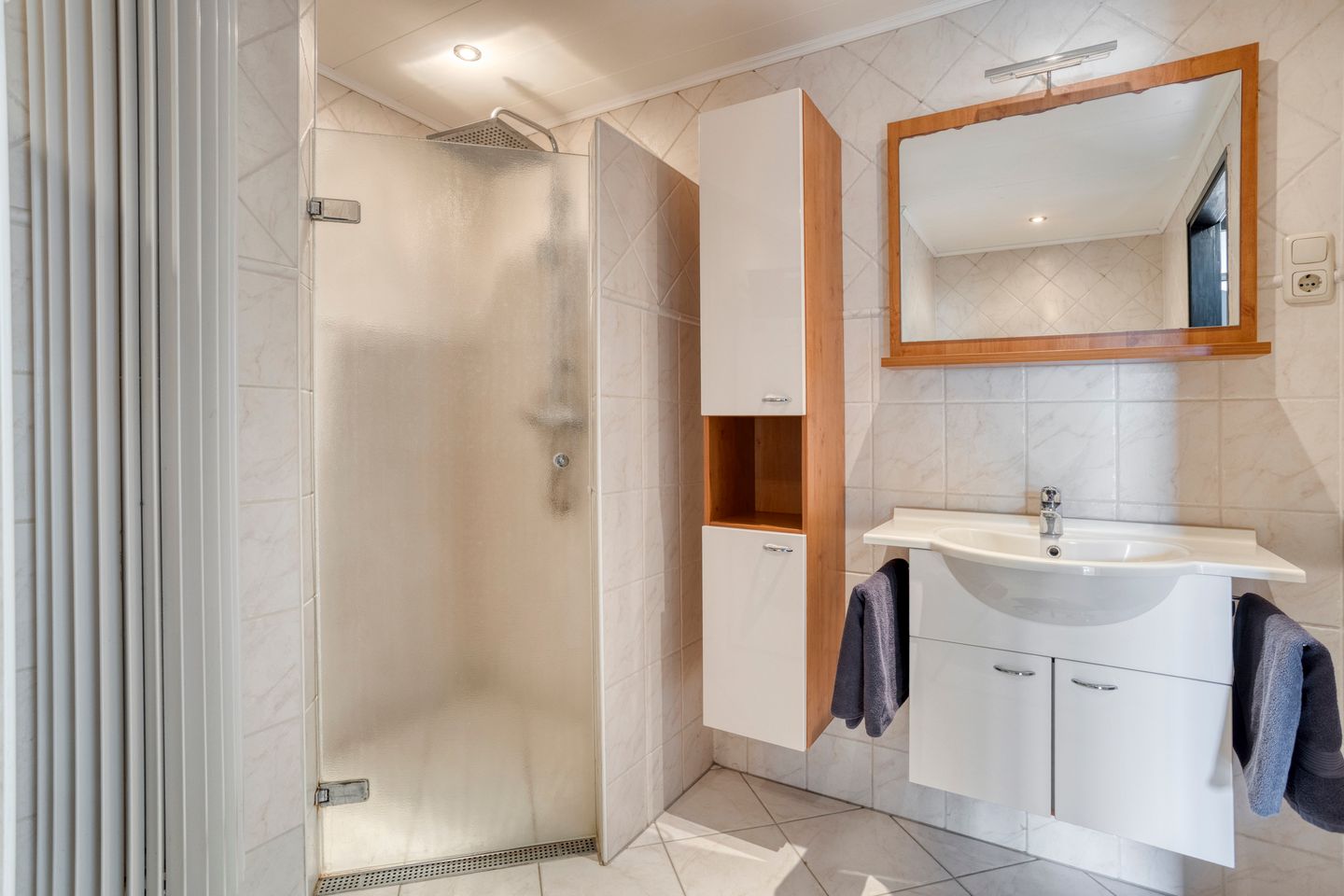 Photo 25 of Schrijnwerkershorst 229