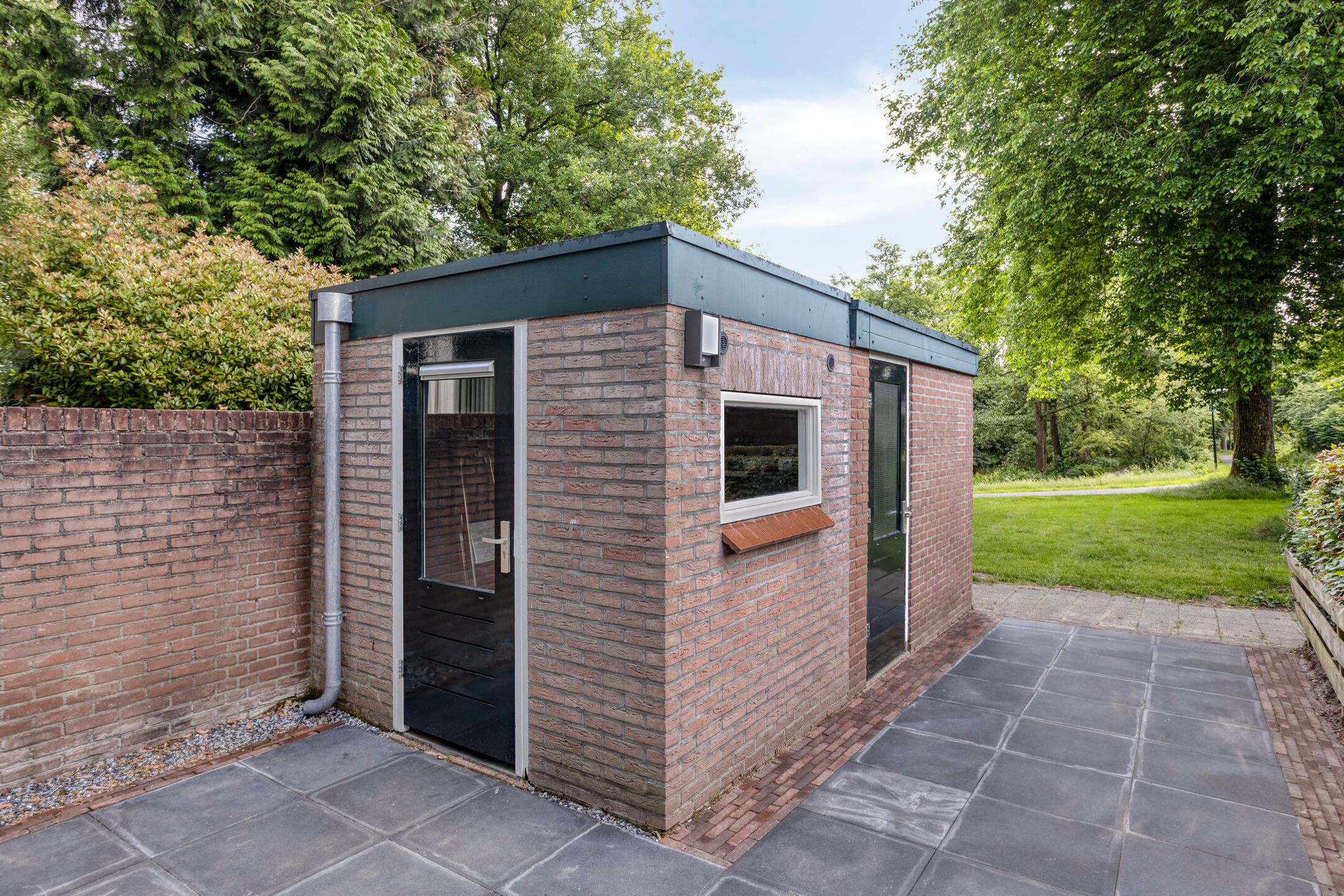 Photo 39 of Schrijnwerkershorst 229