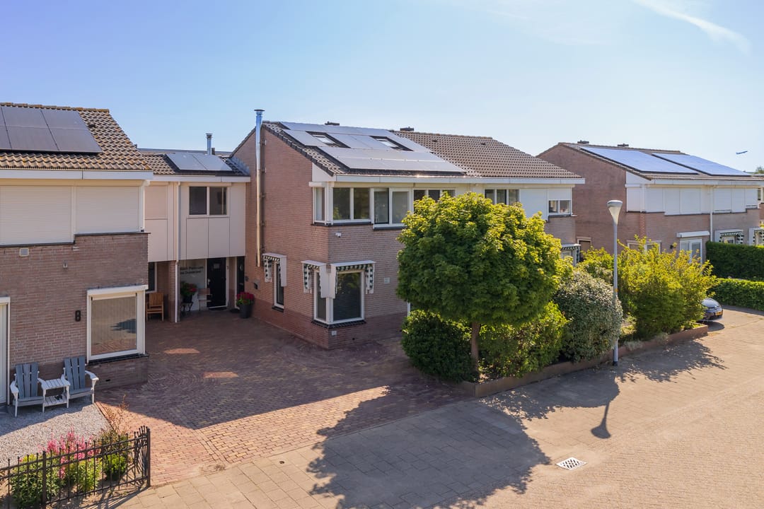 Foto 1 van Roosje Vosplantsoen 10