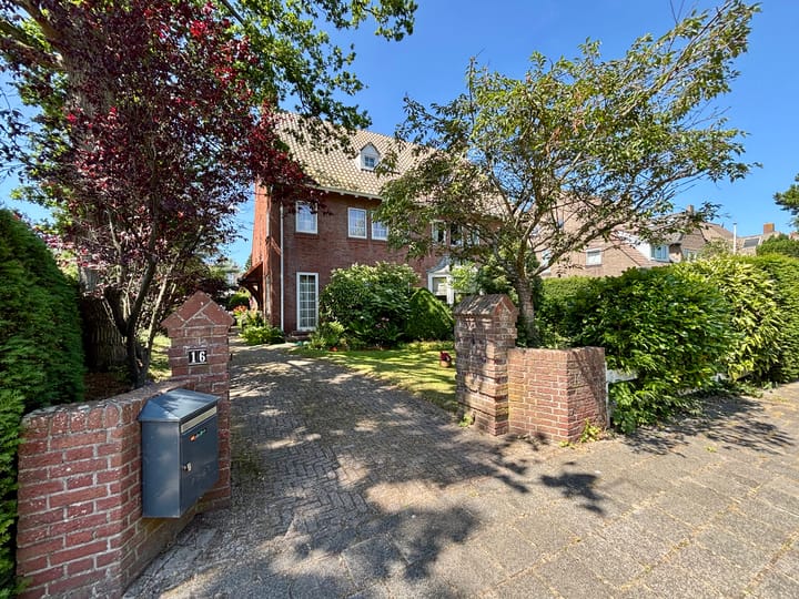 Foto 1 van Helmlaan 16