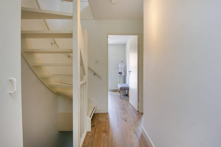 Foto 29 van Van der Hulststraat 7