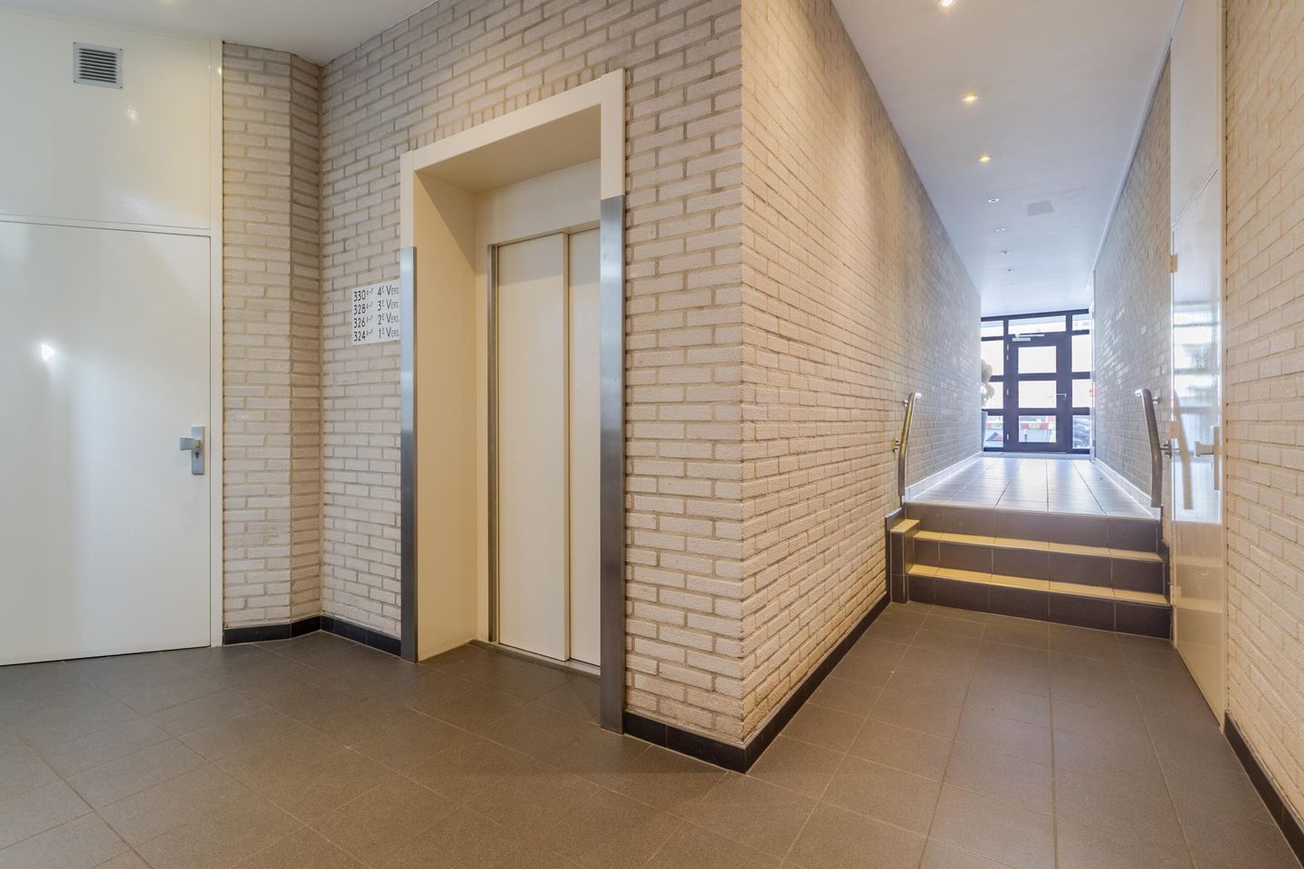 Foto 25 van Oostzeedijk 324-F