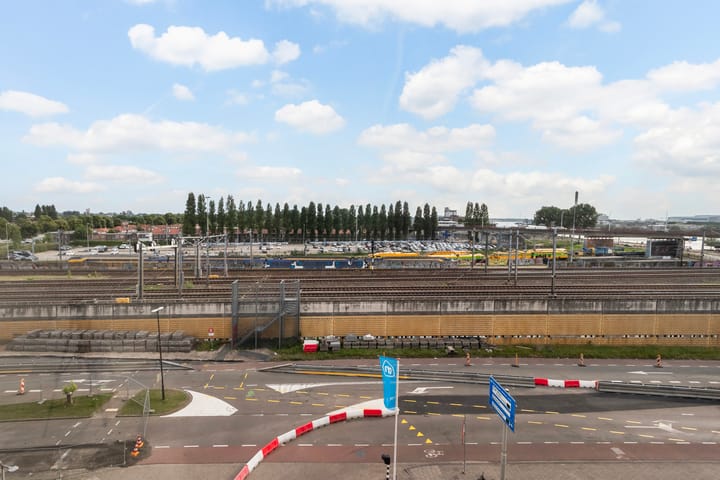 Foto 16 van Korte Parallelweg 63