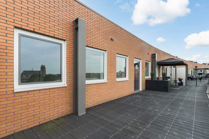 Foto 23 van Korte Parallelweg 63