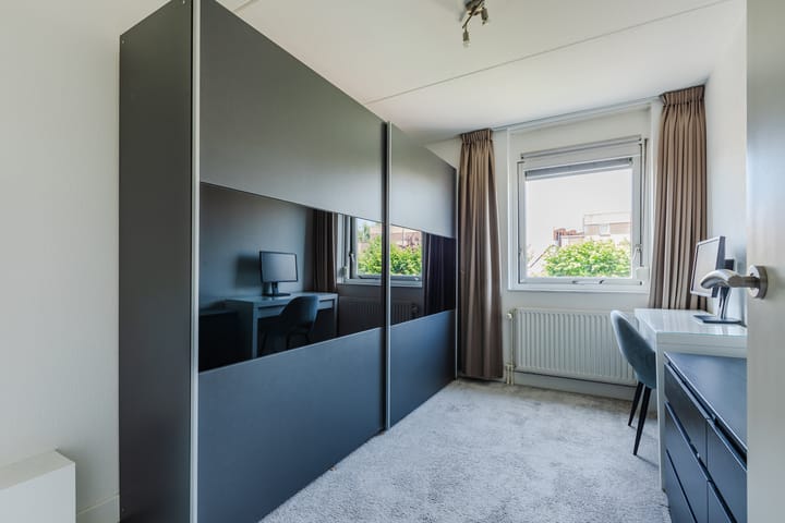 Foto 19 van Naardenstraat 13