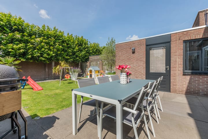 Foto 30 van Naardenstraat 13