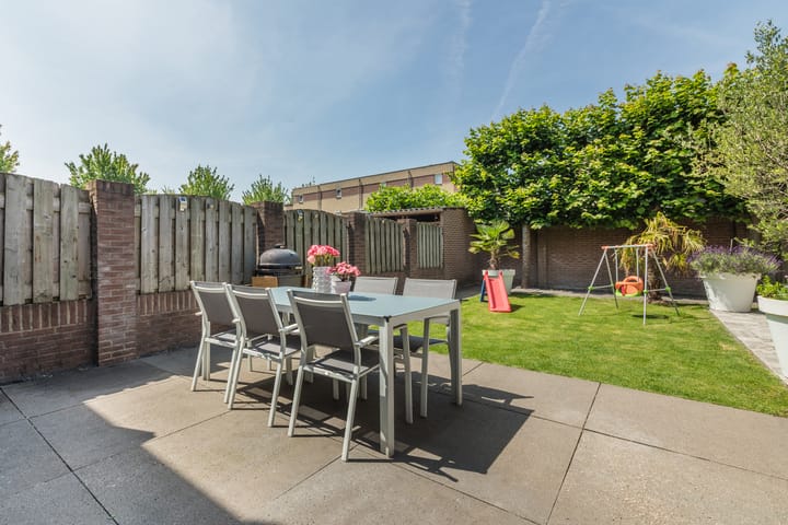 Foto 31 van Naardenstraat 13