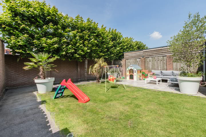 Foto 32 van Naardenstraat 13