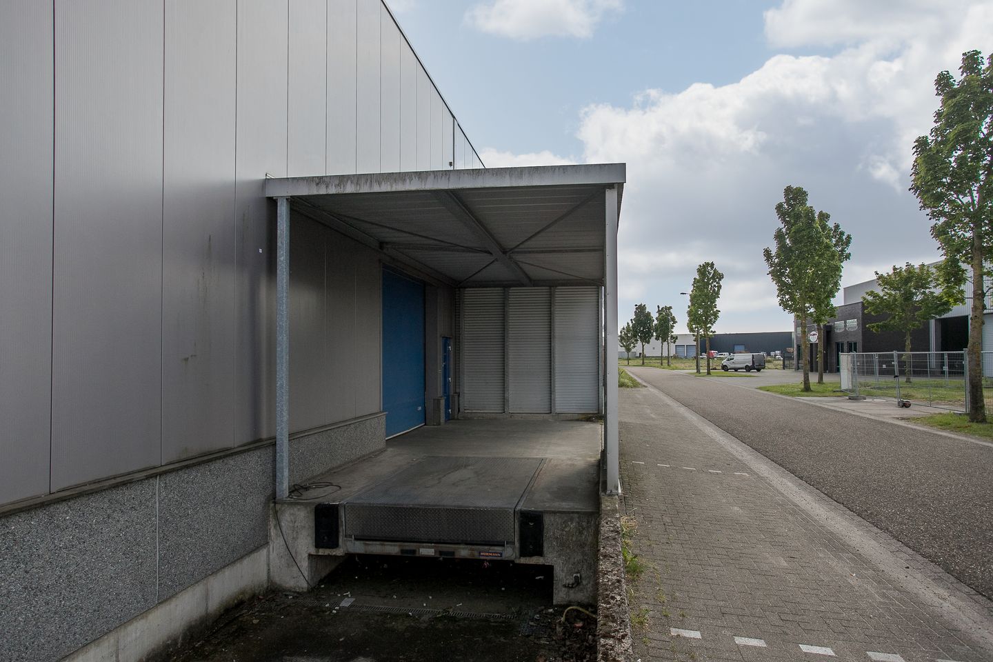 View photo 2 of Berghemweg 19