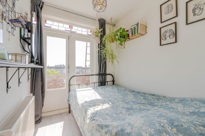 Foto 24 van Dordtselaan 8-C02