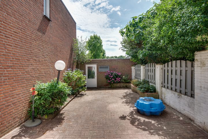 Foto 25 van Hertog Alvastraat 50