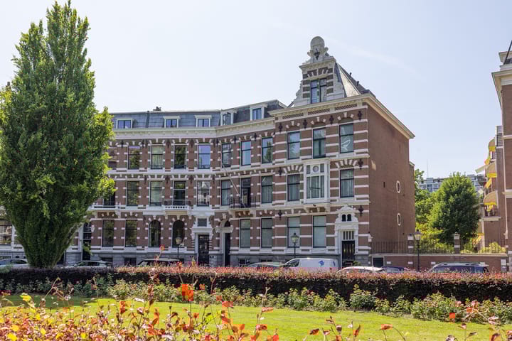 Bekijk foto van Koningin Emmaplein 15 C