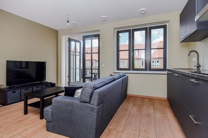 Photo 9 of Notenhout 42