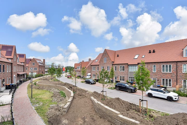 Photo 27 of Notenhout 42