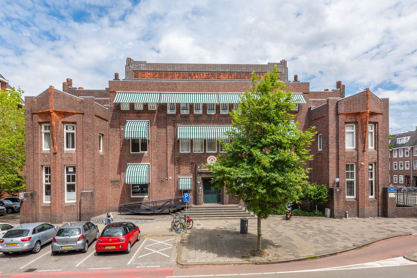 Bekijk foto 1 van Pieter de Hoochweg 110
