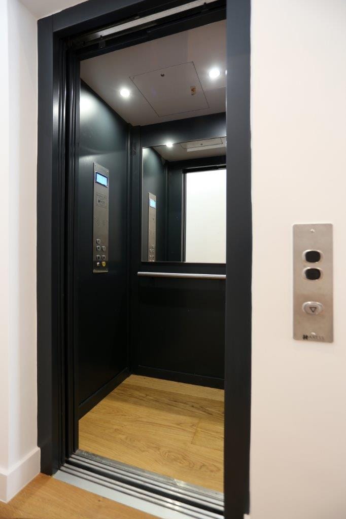 Photo 38 of Hugo de Grootstraat 4