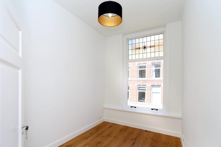 Photo 43 of Hugo de Grootstraat 4