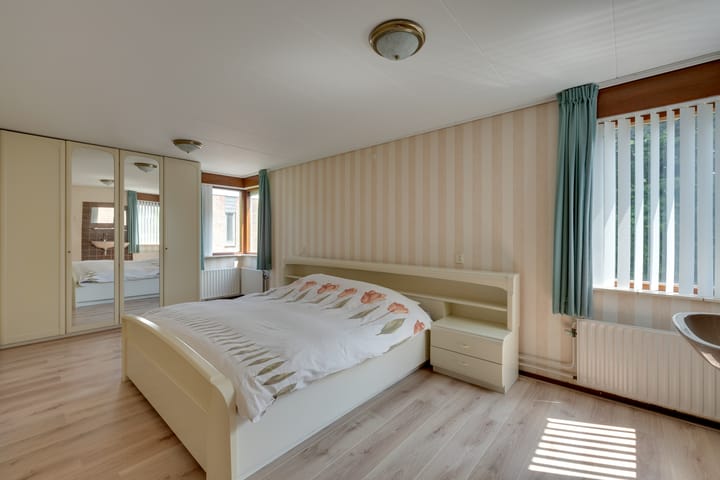 Foto 30 van van Santenlaan 2