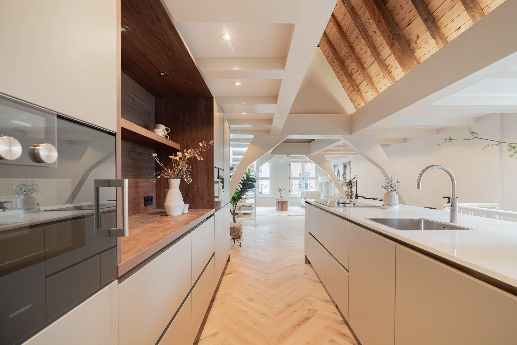 Photo 3 of Maarten Jansz. Kosterstraat 16-2