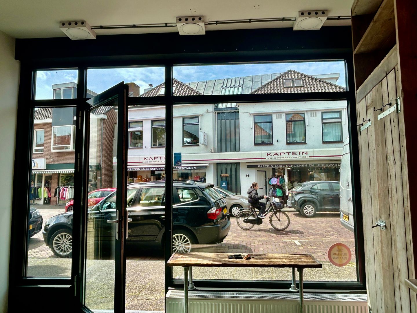 View photo 2 of Raadhuisstraat 90