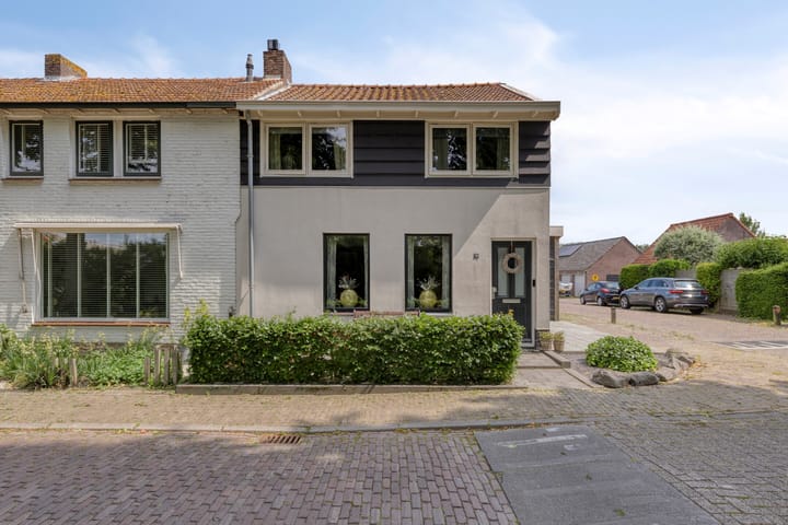 Photo 6 of Stationsweg 16