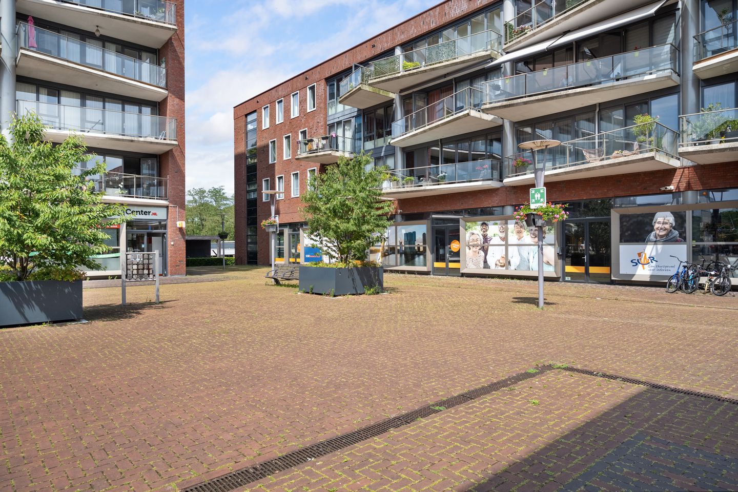 View photo 2 of Rijkeeplein 16-17