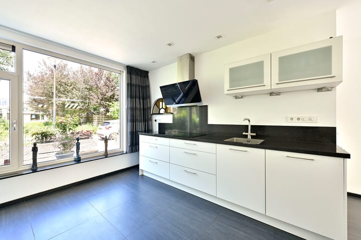 Photo 12 of Baljuwsstraat 6