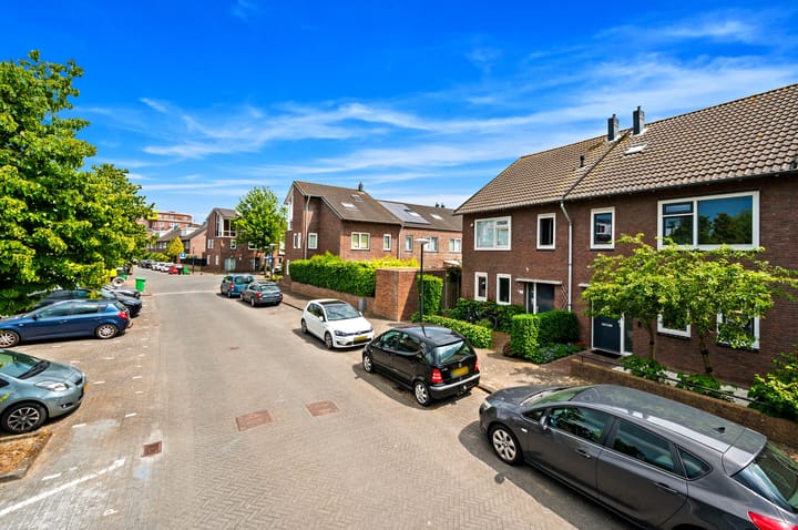 Photo 3 of Fie Carelsenlaan 75