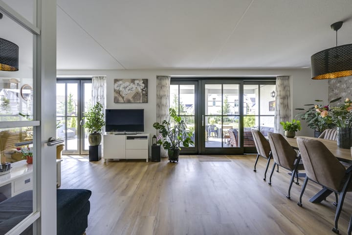 Foto 13 van Plataanpad 42