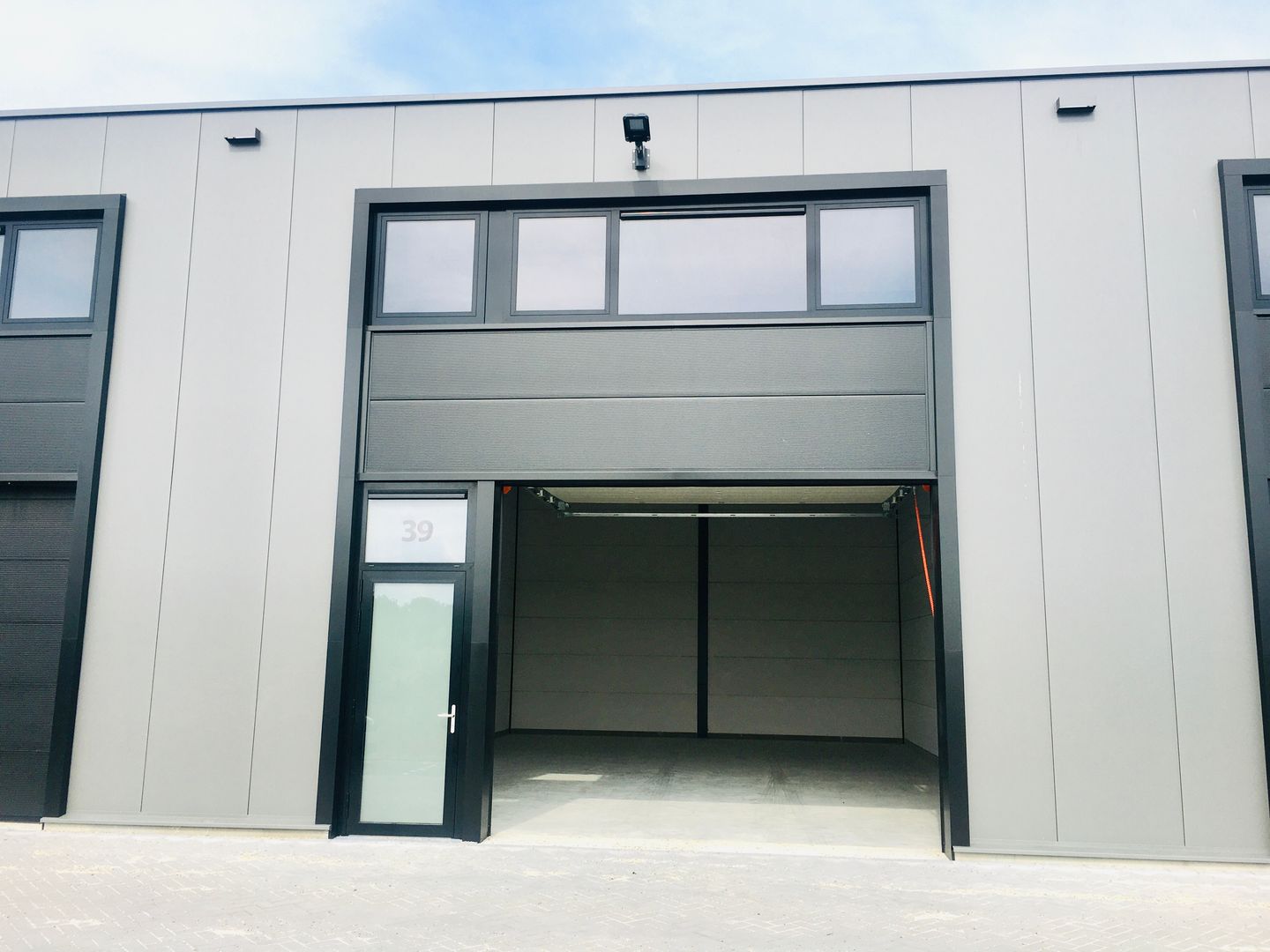 View photo 1 of De Hanze 39