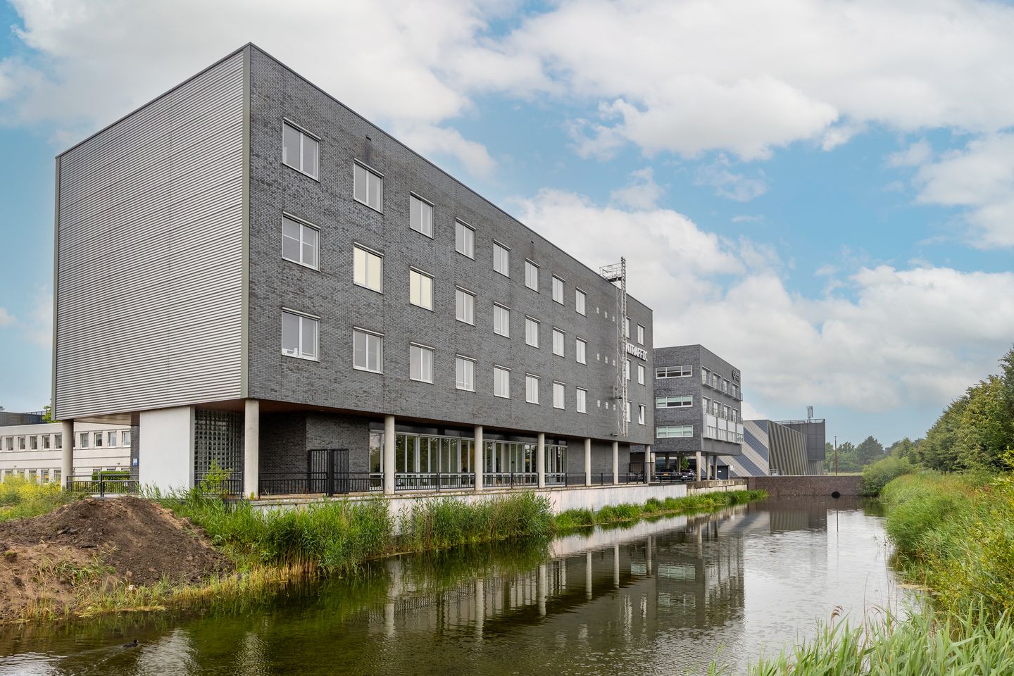 View photo 5 of Iepenhoeve 11