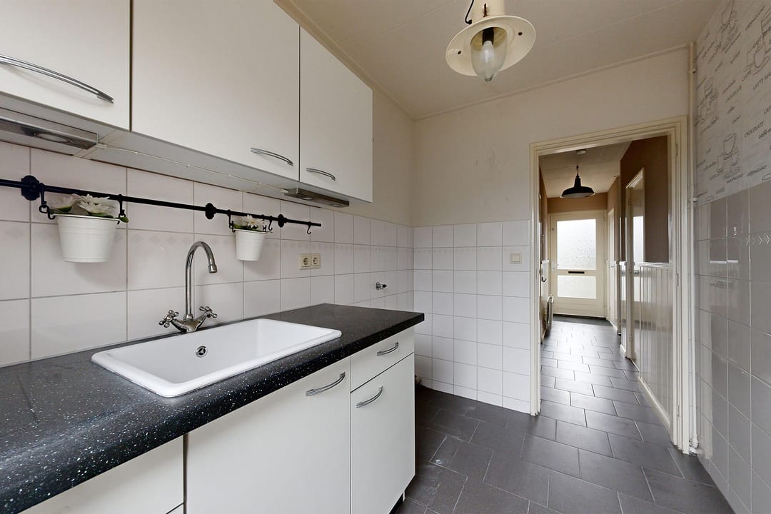 Photo 17 of Hazebrouckstraat 10