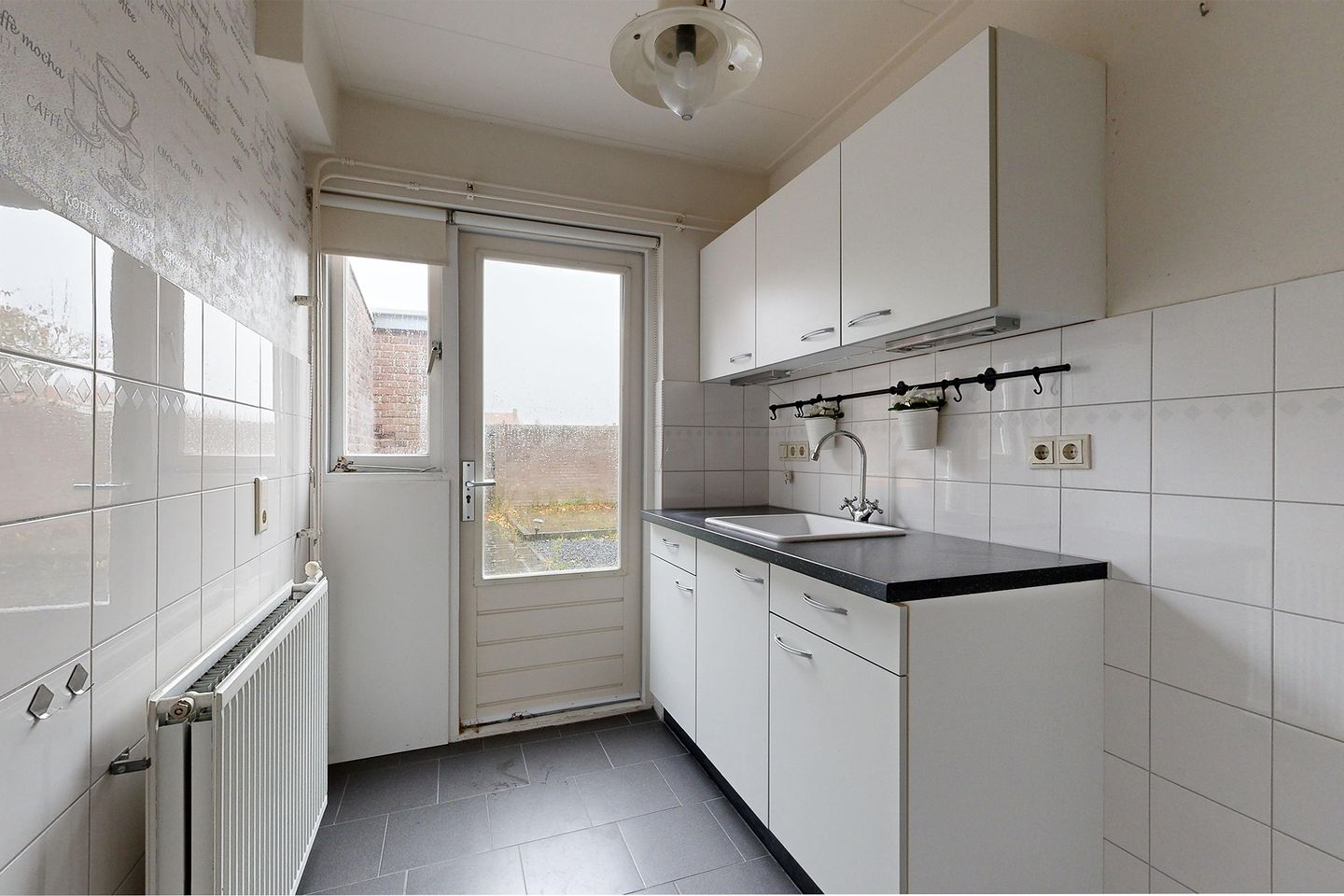 Photo 19 of Hazebrouckstraat 10