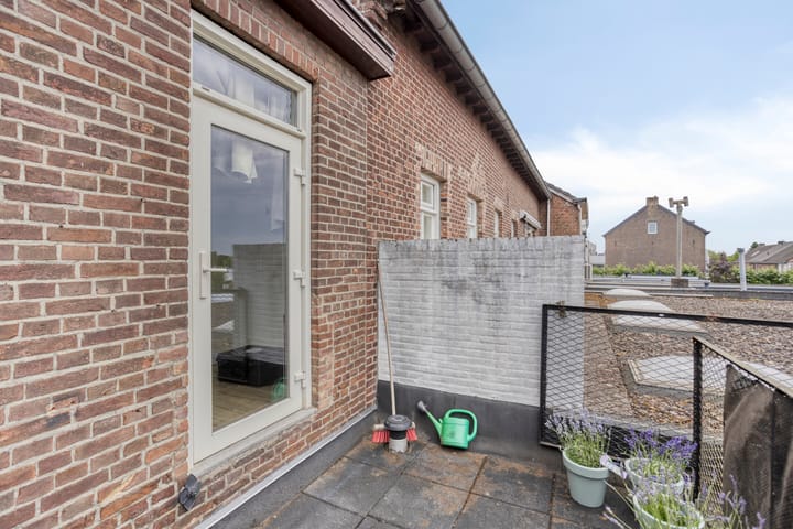 Photo 6 of Spoorstraat 27-A