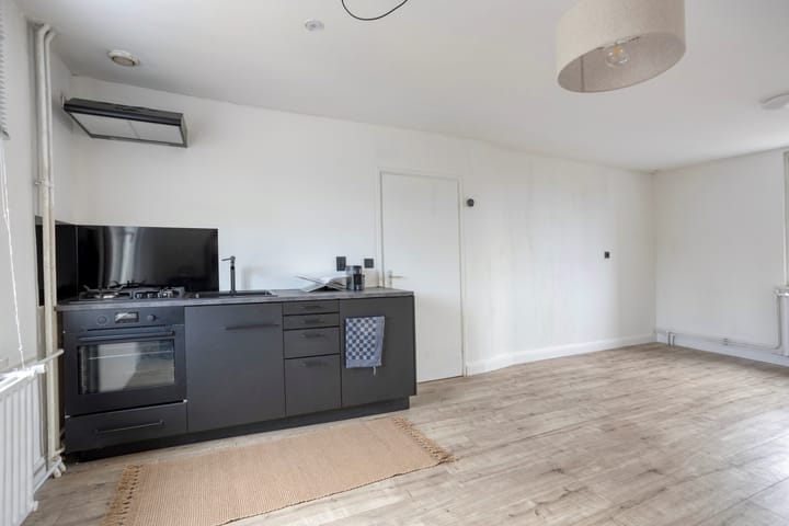 Photo 14 of Spoorstraat 27-A