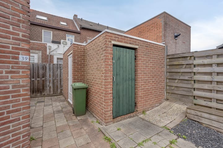 Photo 22 of Spoorstraat 27-A