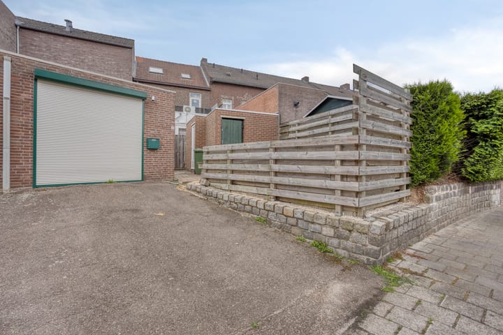 Photo 23 of Spoorstraat 27-A