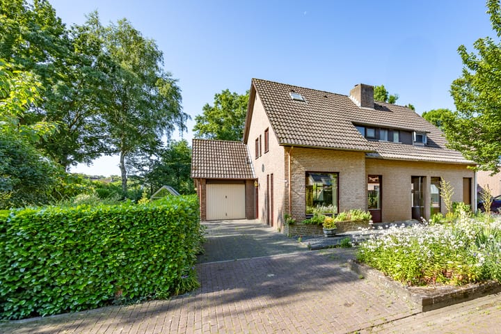 Photo 1 of Lijsterstraat 1