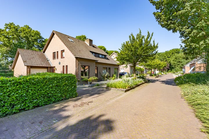 Photo 6 of Lijsterstraat 1