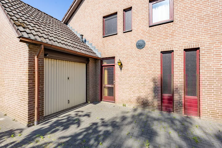 Photo 8 of Lijsterstraat 1